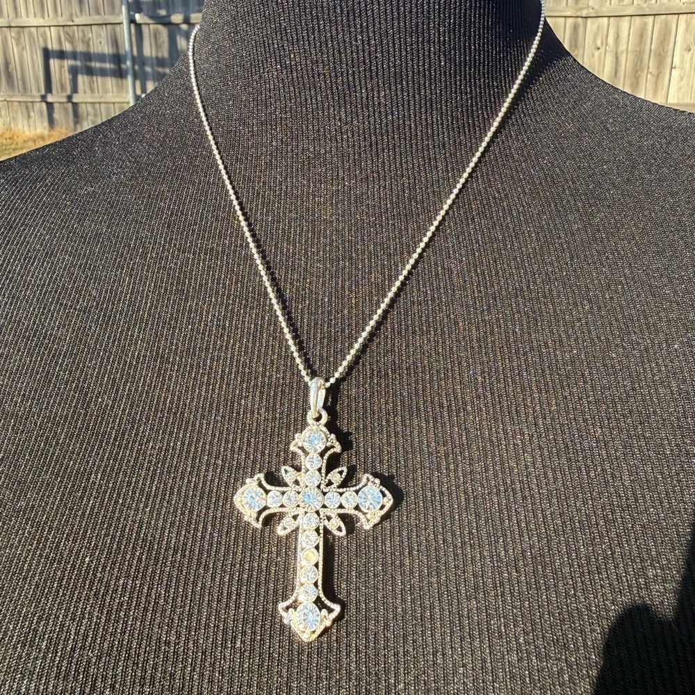 Premier Designs Silver Cross Necklace